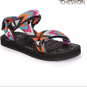 NWT 🧡🧡🧡 Muk Luks Keely Sport Sandal